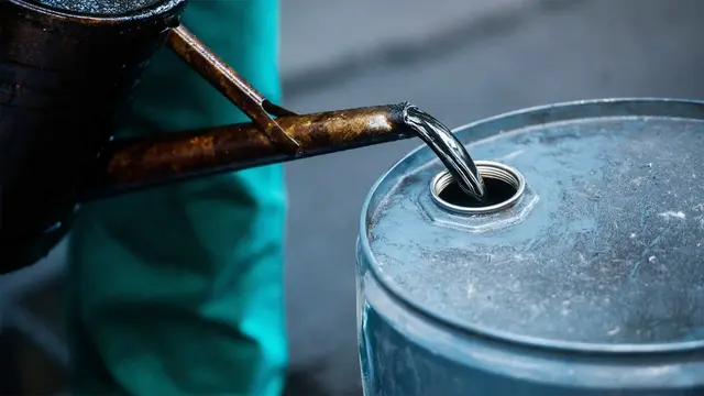 আন্তর্জাতিক বাজারে আকস্মিক তেলের ব্যাপক দরপতন