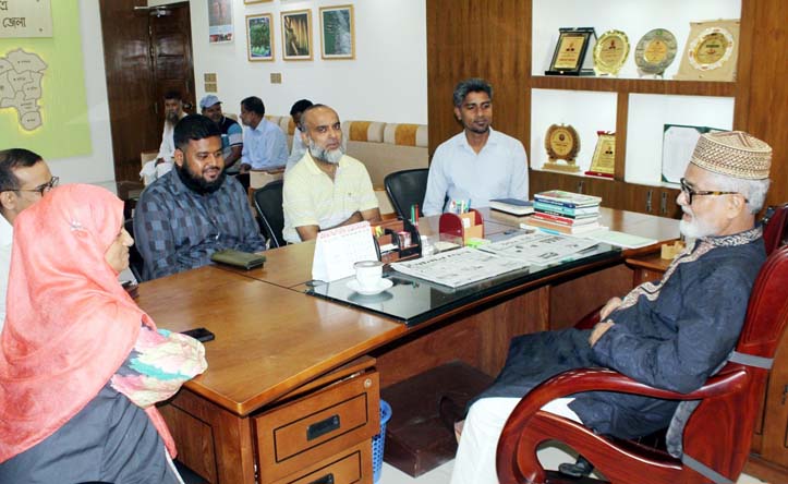 কর্মকর্তা-কর্মচারীদের সঙ্গে ঈদ শুভেচ্ছা বিনিময় করলেন জেলা পরিষদ প্রশাসক